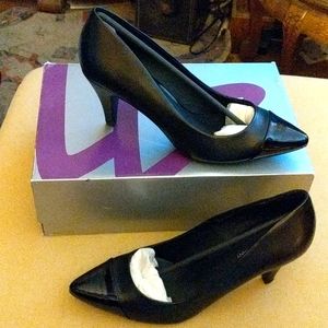 Lane Bryant black patent leather pumps 9W